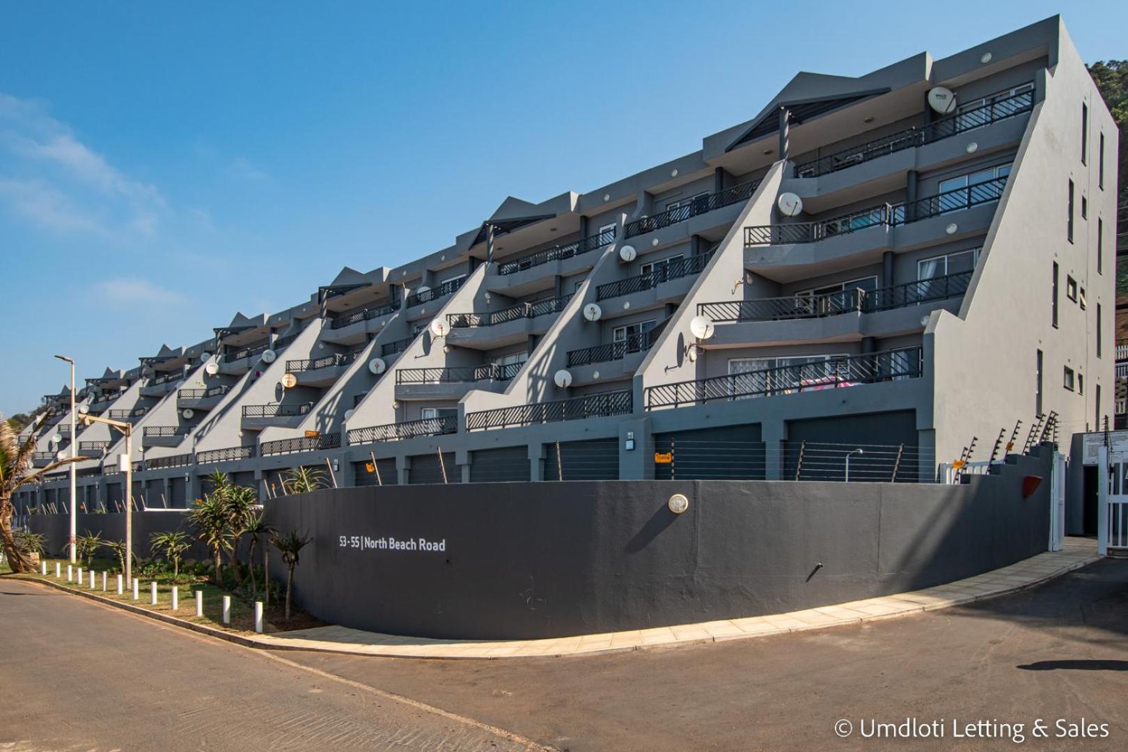 Apartment 38 Isikhulu